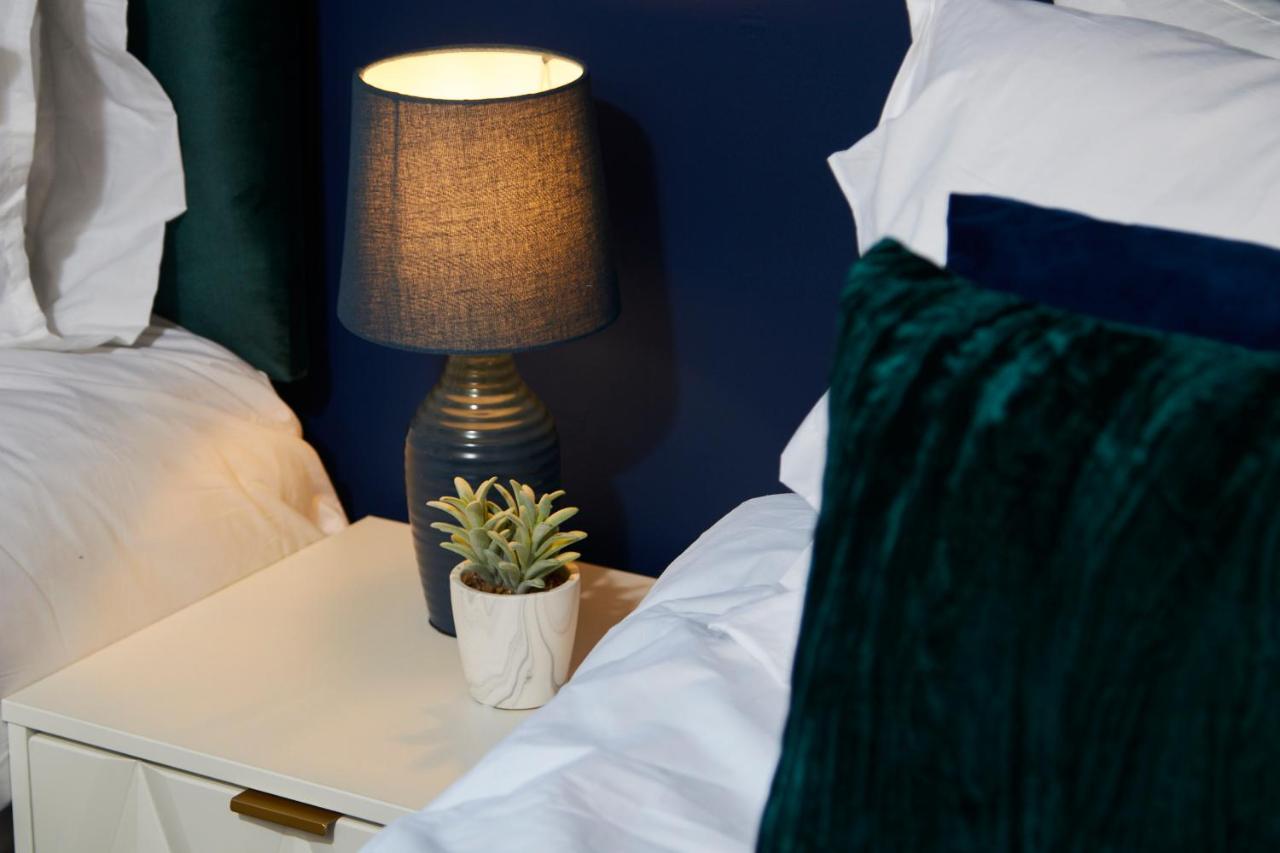 Exquisite Cambridge Abode - Sleeps 6 - Parking Lägenhet Exteriör bild